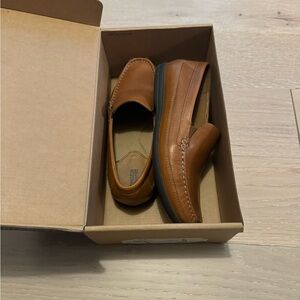 Johnson and Murphy boys dress shoes